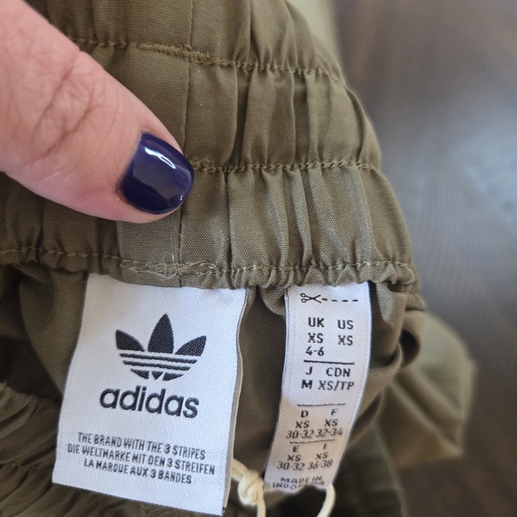 Adidas Originals Women's Woven Cargo Pants - Olive Strata XS 4-6 New Dance Loose - Picture 6 of 10